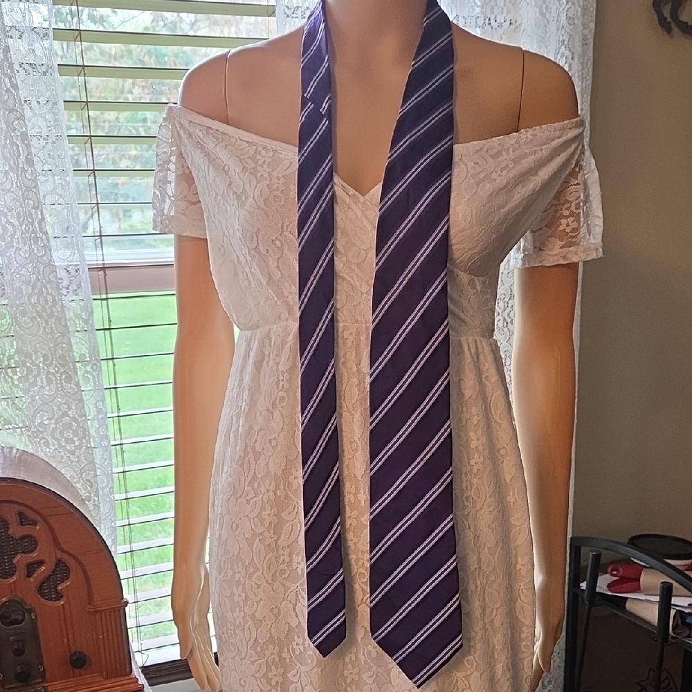 Vintage Men's tie * Purple and white * Kenneth Roberts Platinum tie * 58 inches